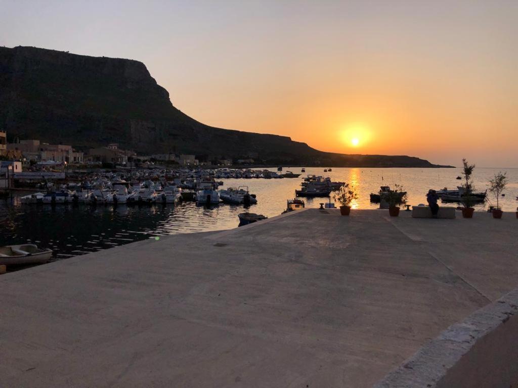 شقة La Casa Del Gelso Tonnara di Bonagia المظهر الخارجي الصورة